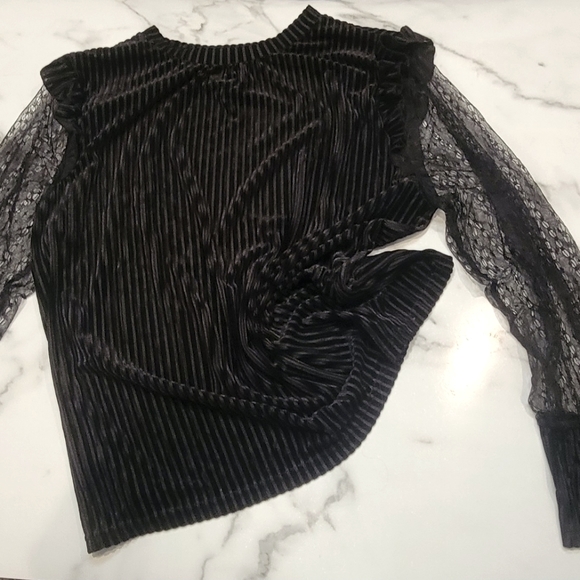 NEW - SHEIN Contrast Dobby Black Mesh Ruffle Trim Velvet Top - Sz 3XL (18) - Picture 4 of 7